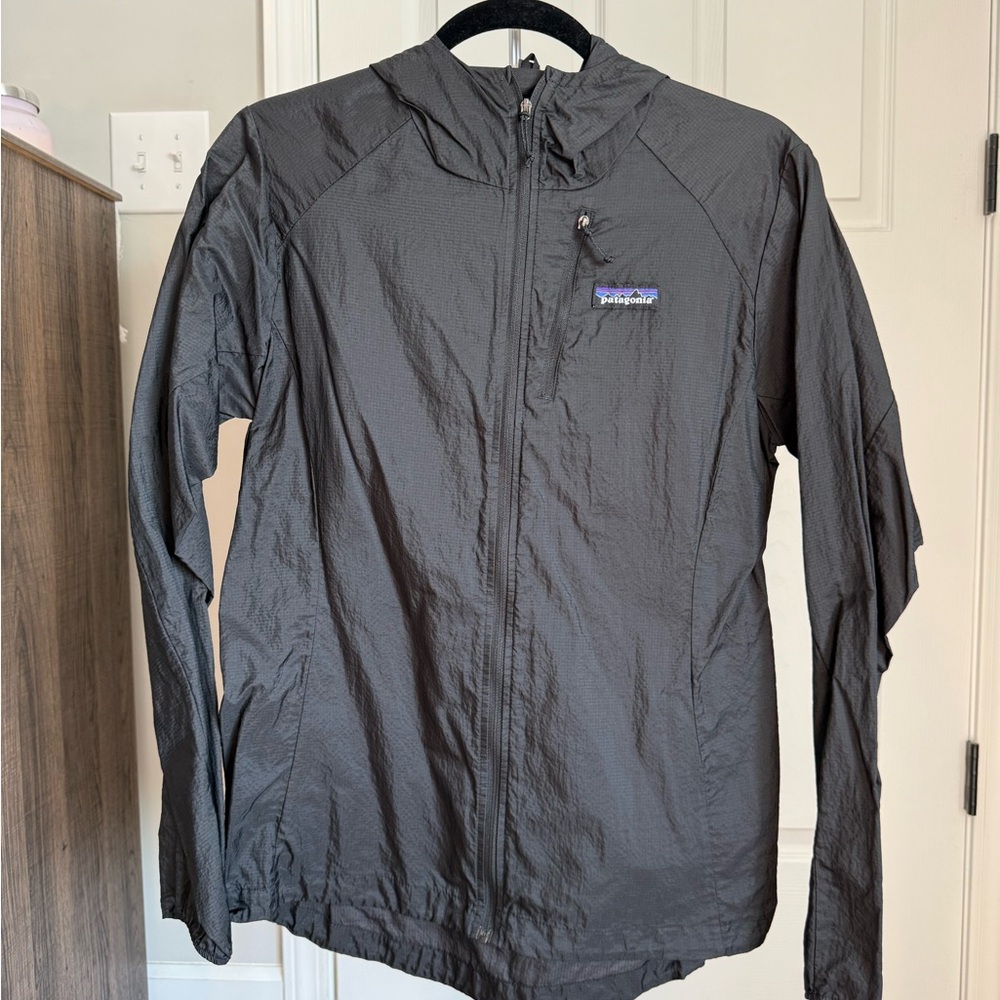 Patagonia Men's Charcoal Windbreaker